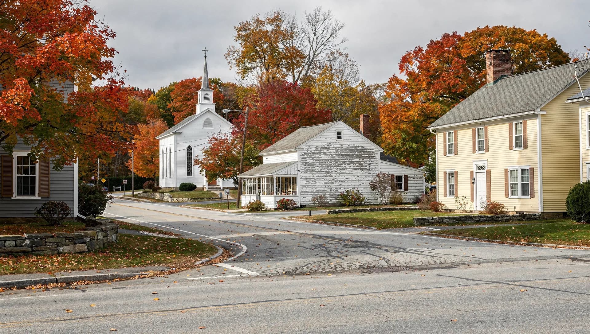 A crossroads of shops and newer homes near the junction of Route 101 and Route 125 in Epping, New Hampshire.